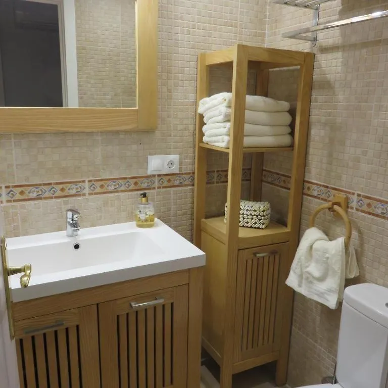 Seaside View Apartment إِستيبونا